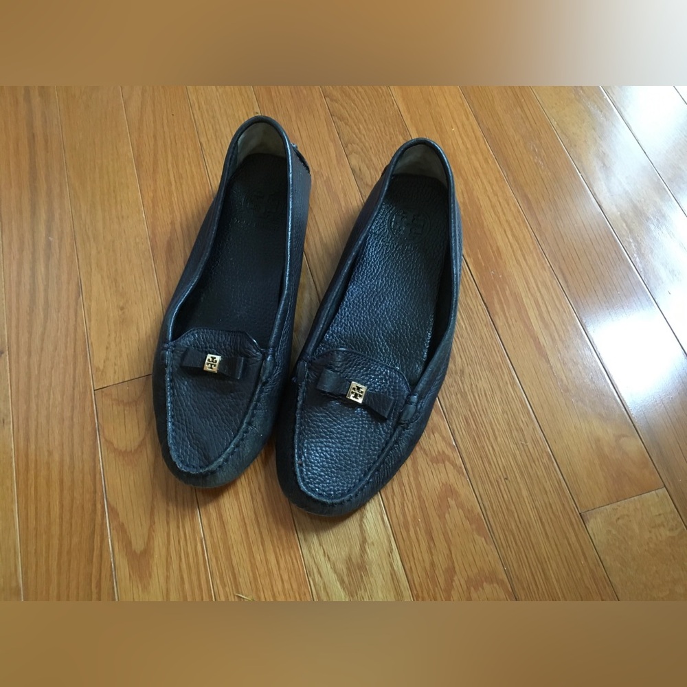 Tory Burch Kendrick Tumbled Leather Driver shoes